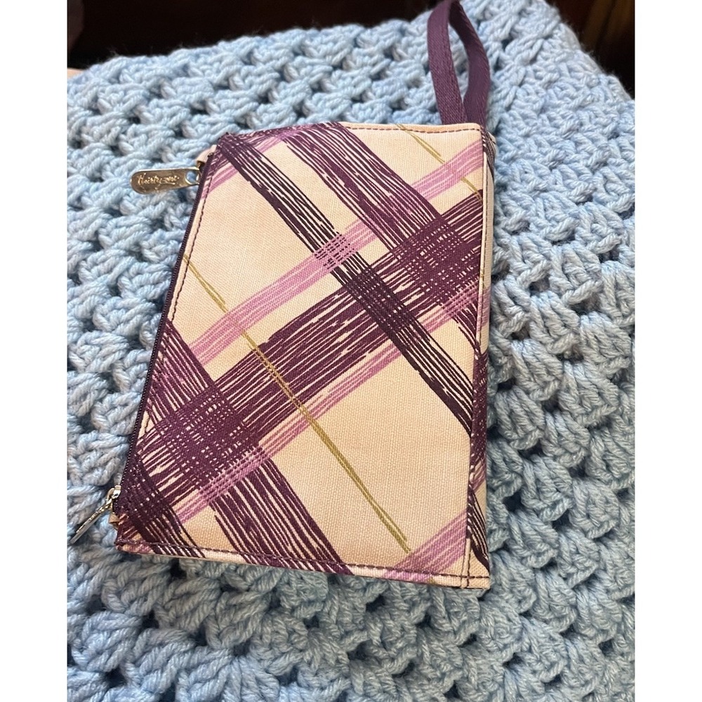 Thirty-One Quilted Wristlet Wallet‎ Retired Plum Plaid